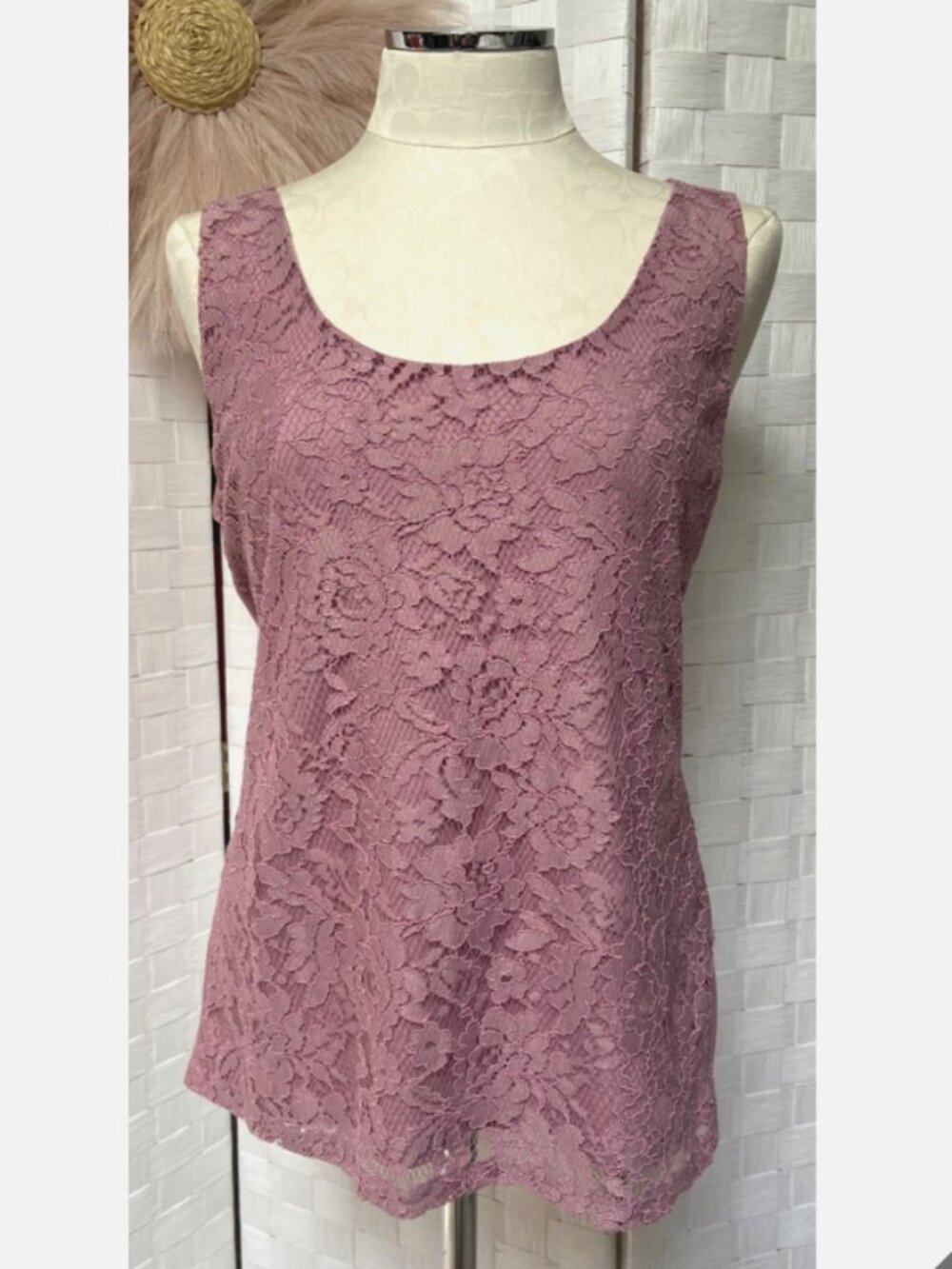 NWT Ann Taylor Factory Lavender Sleeveless Floral Lace front Scoop Neck Sz M FX9